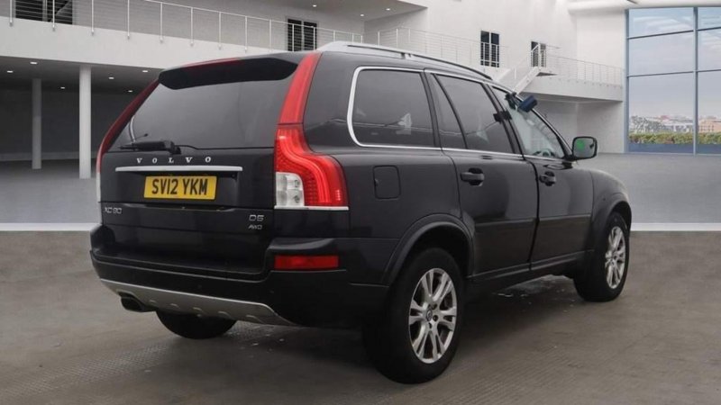 VOLVO XC90