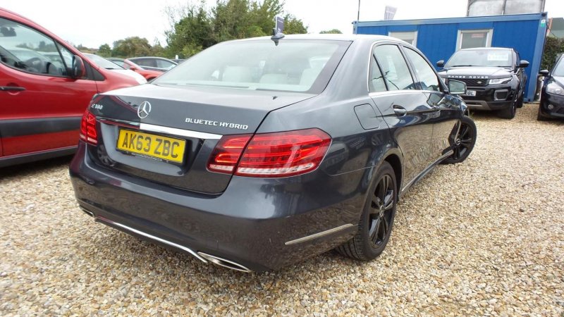 MERCEDES-BENZ E CLASS