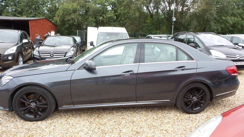 MERCEDES-BENZ E CLASS