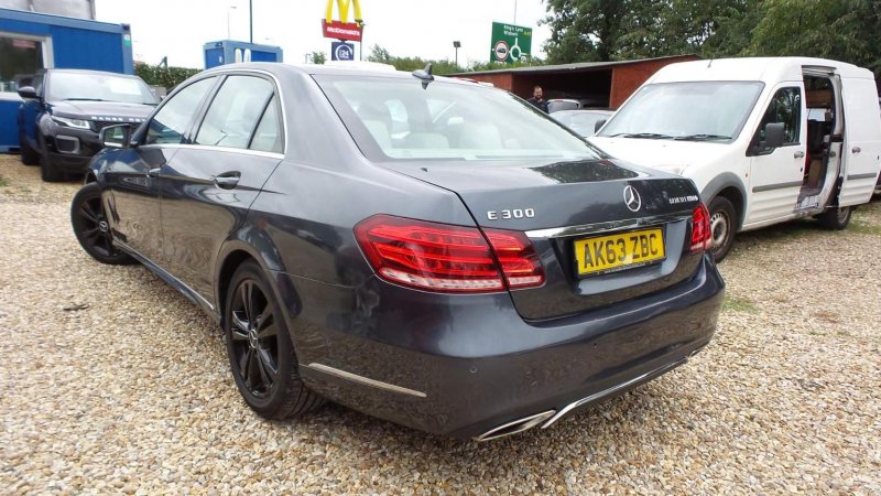 MERCEDES-BENZ E CLASS