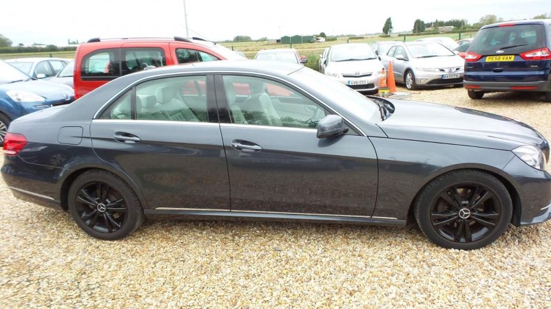 MERCEDES-BENZ E CLASS
