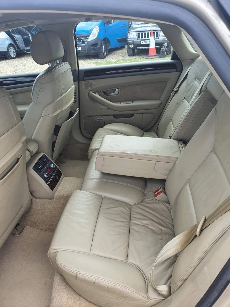 AUDI A8