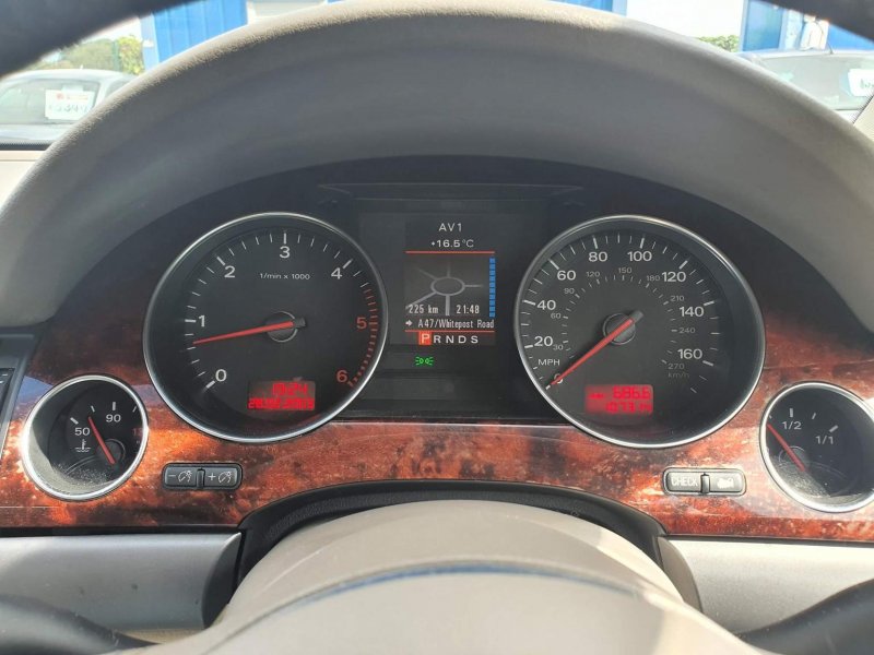 AUDI A8