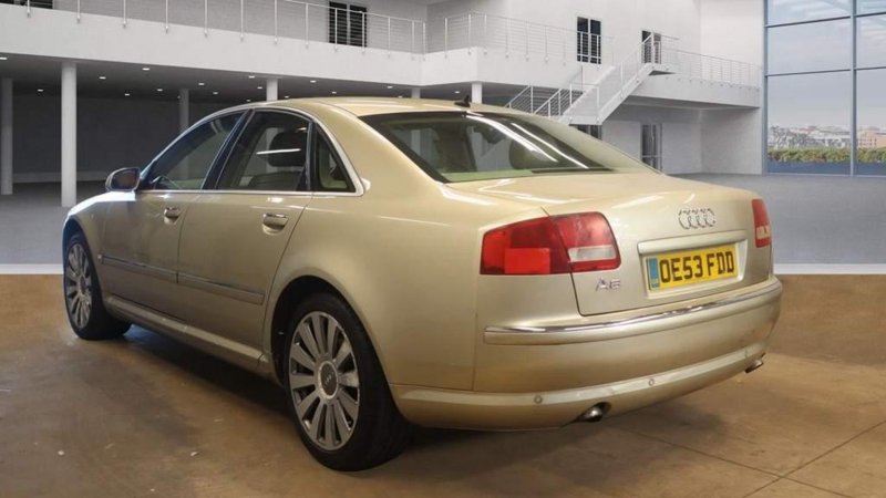 AUDI A8