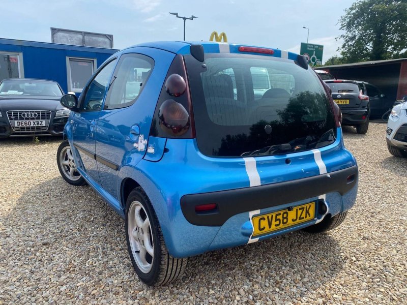 PEUGEOT 107