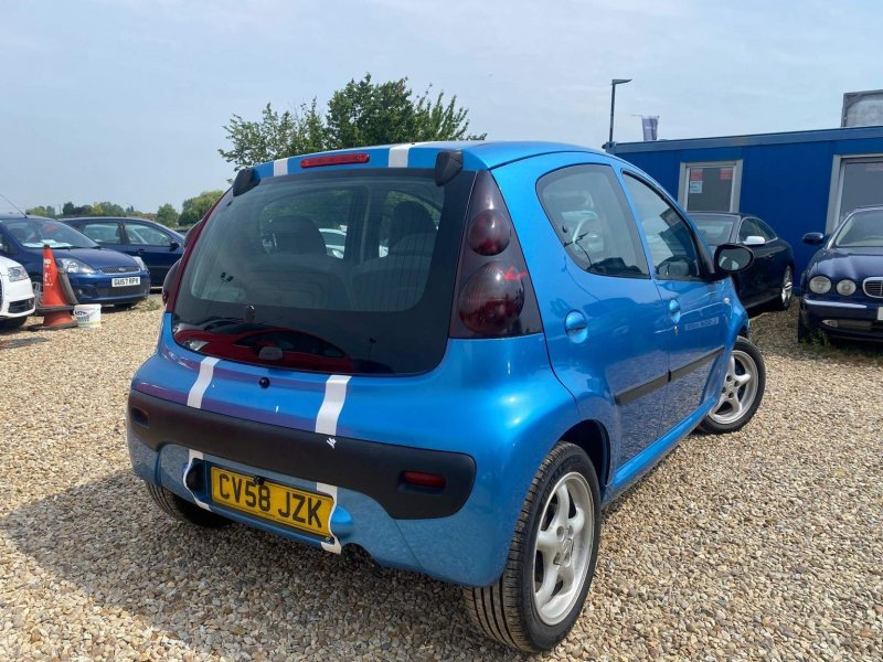 PEUGEOT 107
