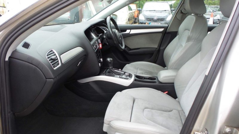 AUDI A4 AVANT