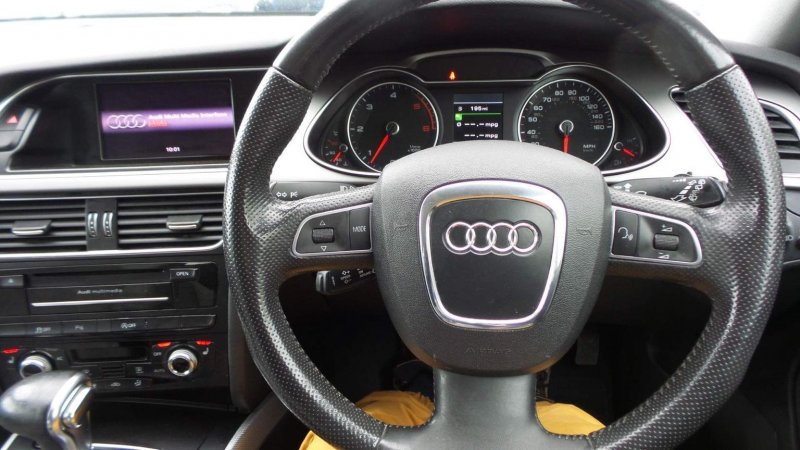AUDI A4 AVANT