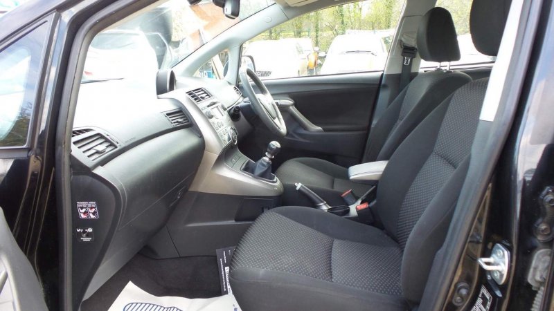 TOYOTA VERSO