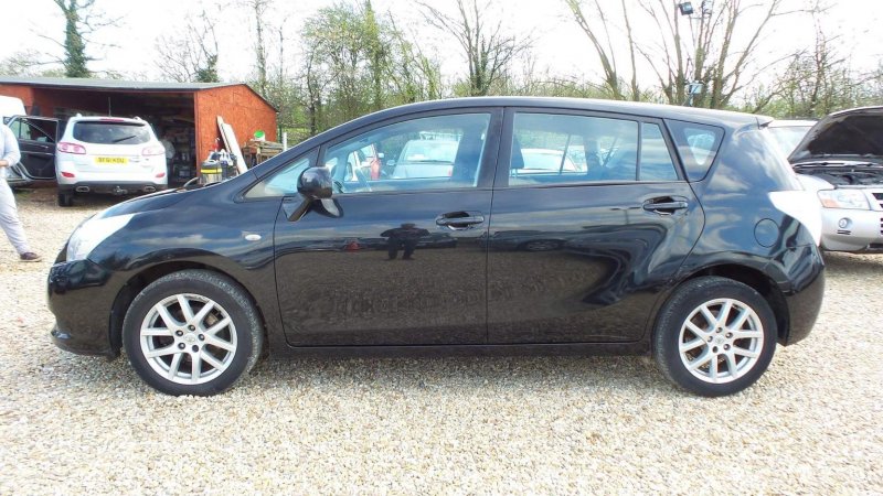 TOYOTA VERSO