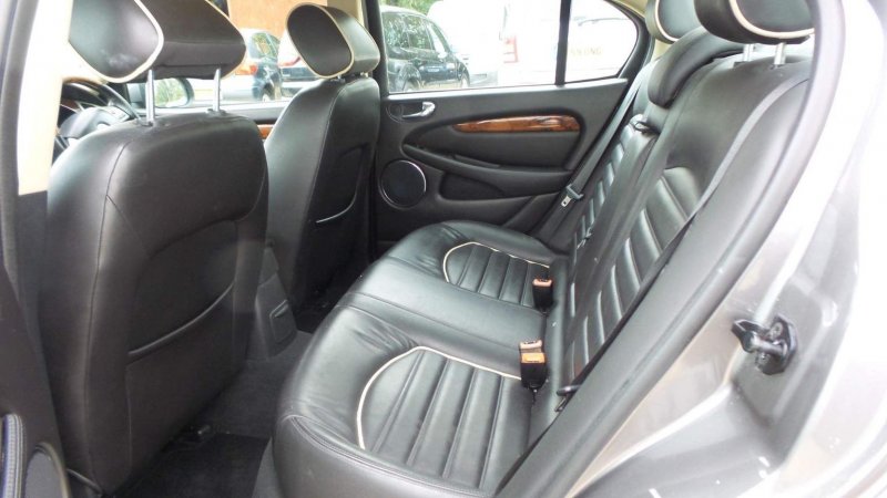 JAGUAR X-TYPE