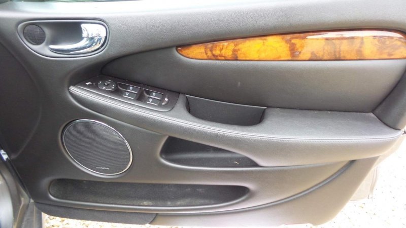 JAGUAR X-TYPE