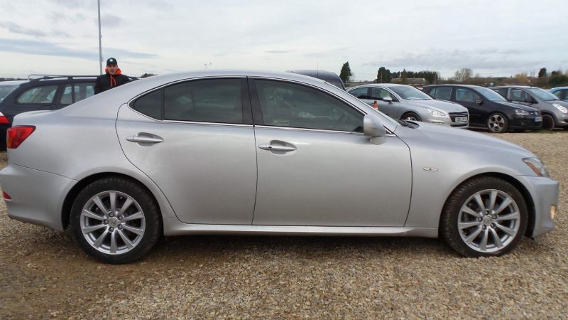 LEXUS IS
