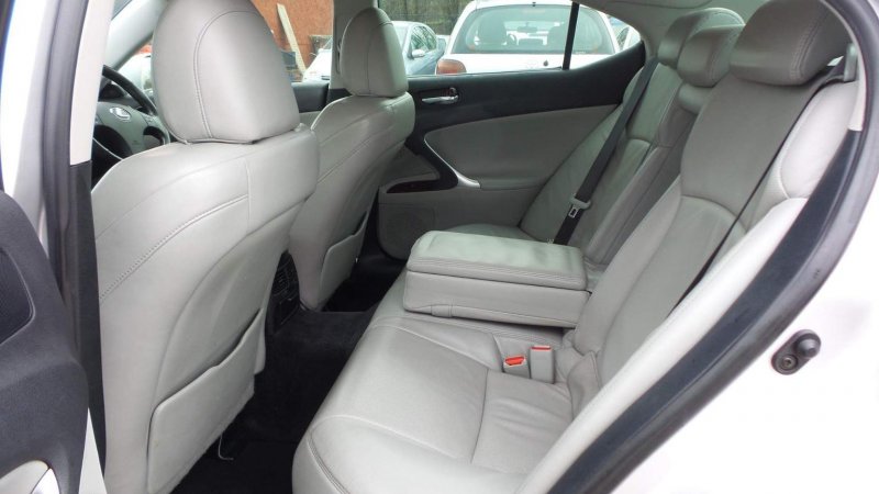 LEXUS IS