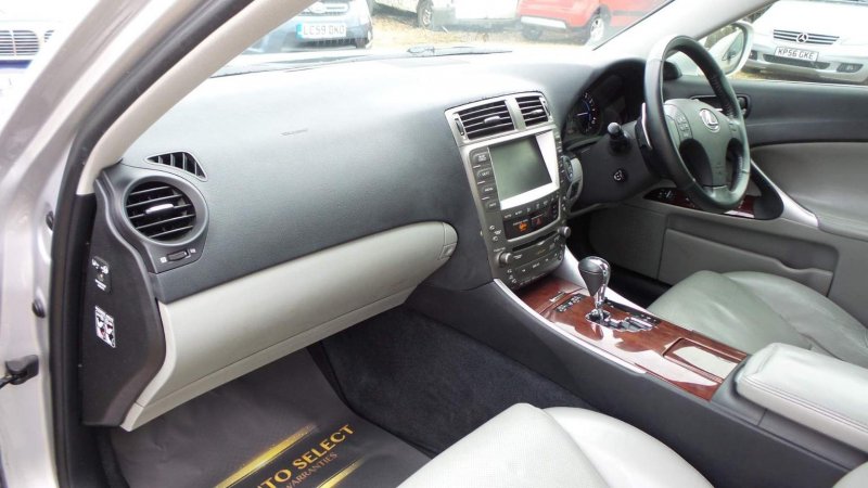 LEXUS IS