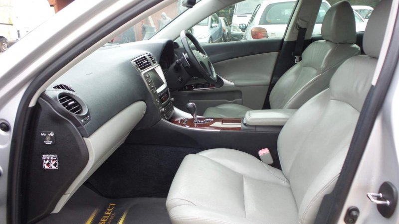 LEXUS IS