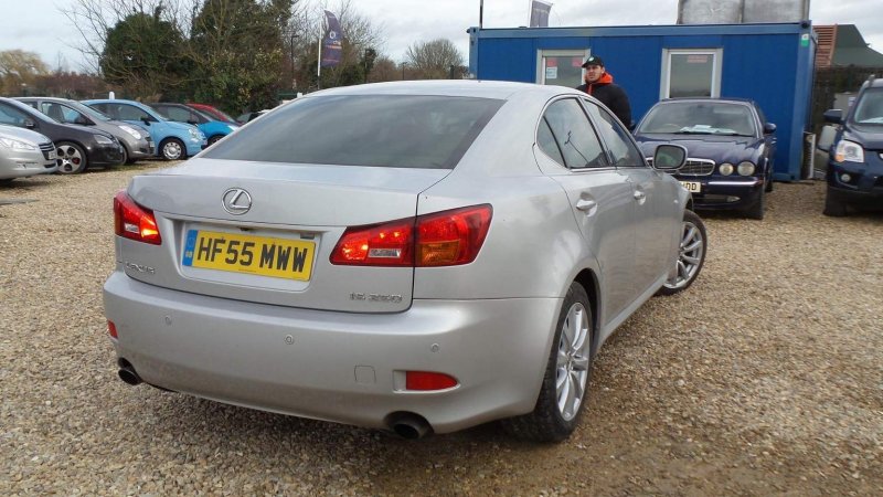 LEXUS IS