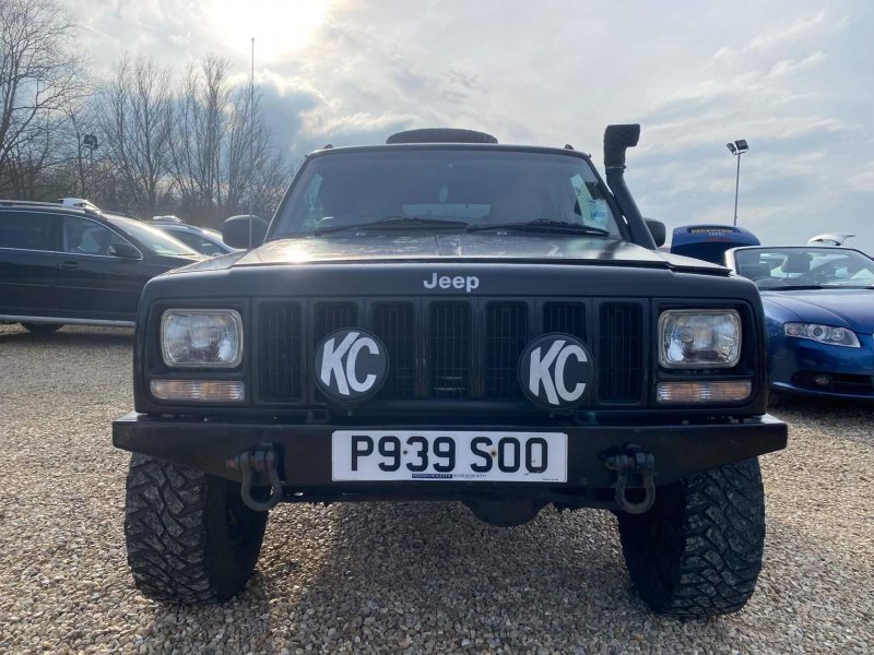 JEEP CHEROKEE