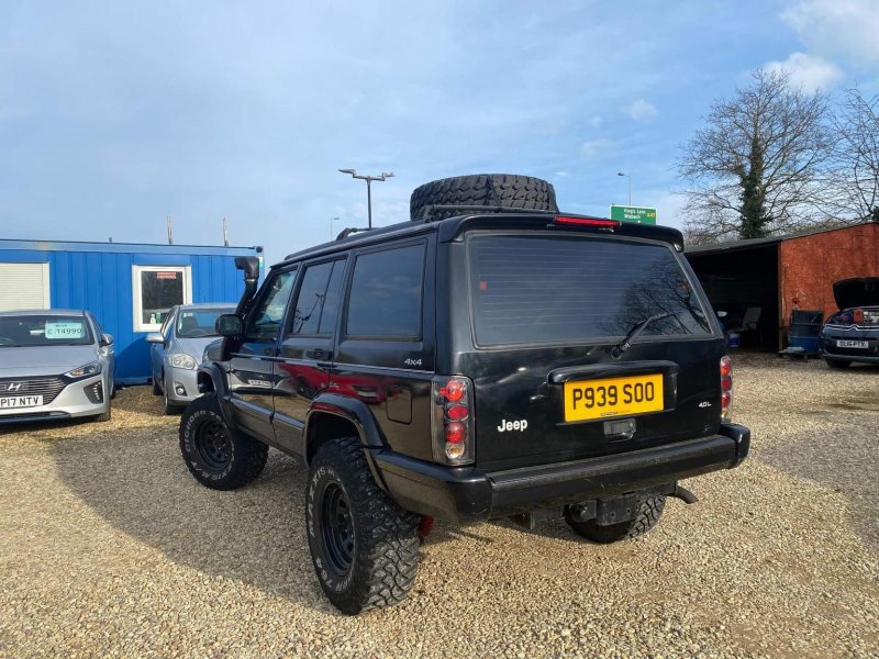 JEEP CHEROKEE