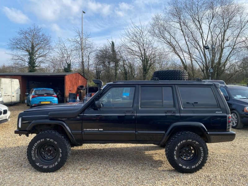 JEEP CHEROKEE