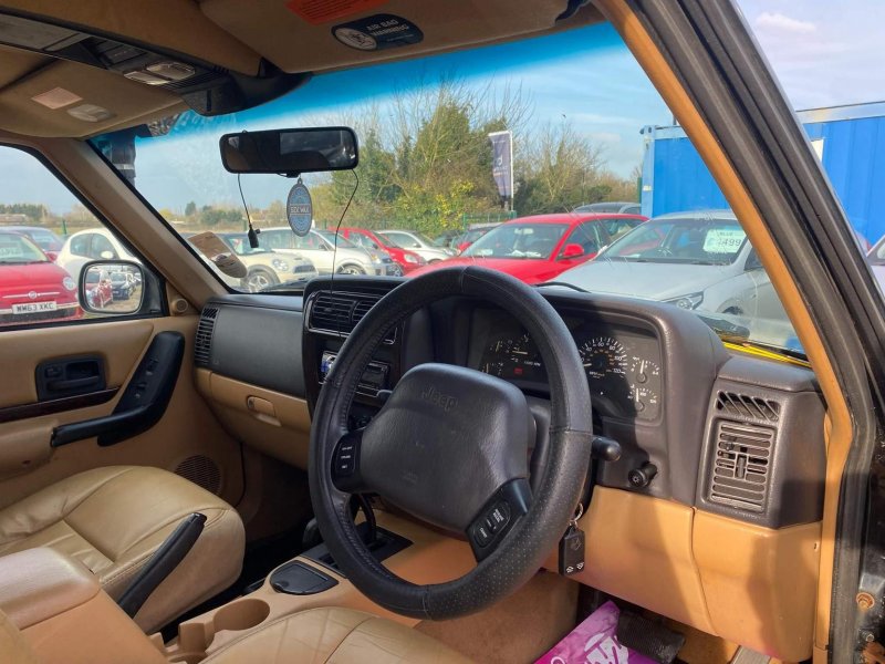 JEEP CHEROKEE