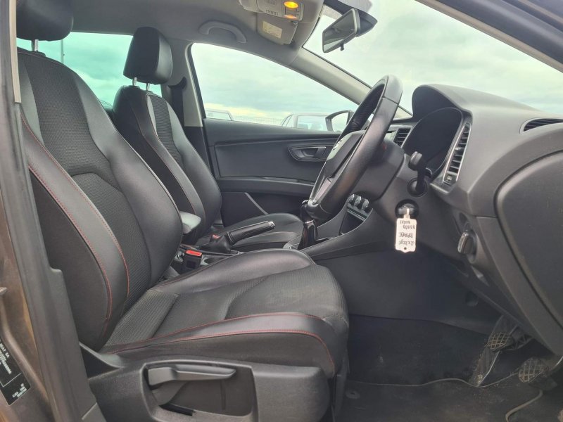SEAT LEON
