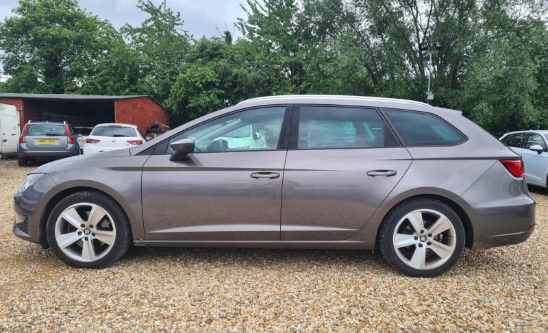 SEAT LEON