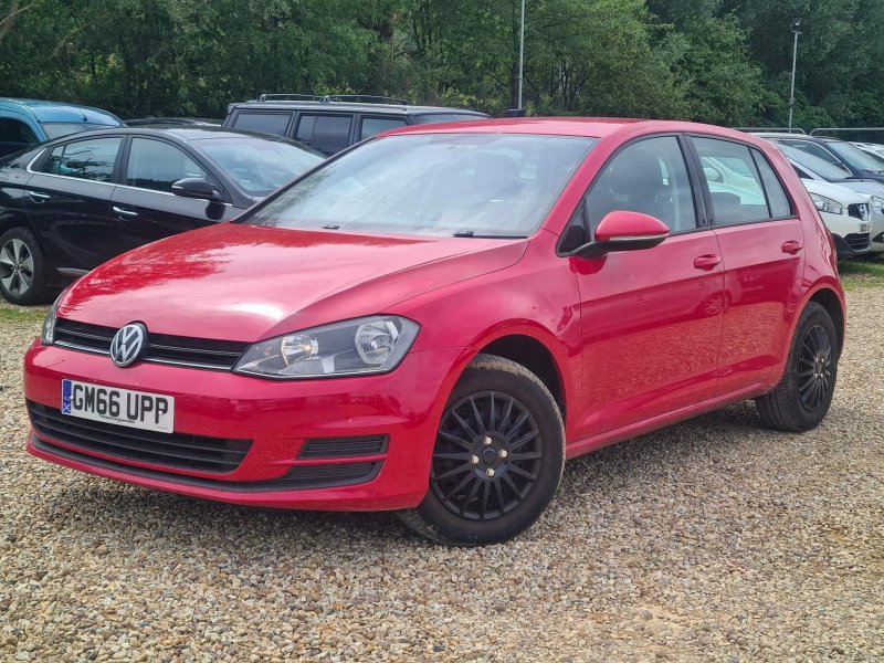 VOLKSWAGEN GOLF