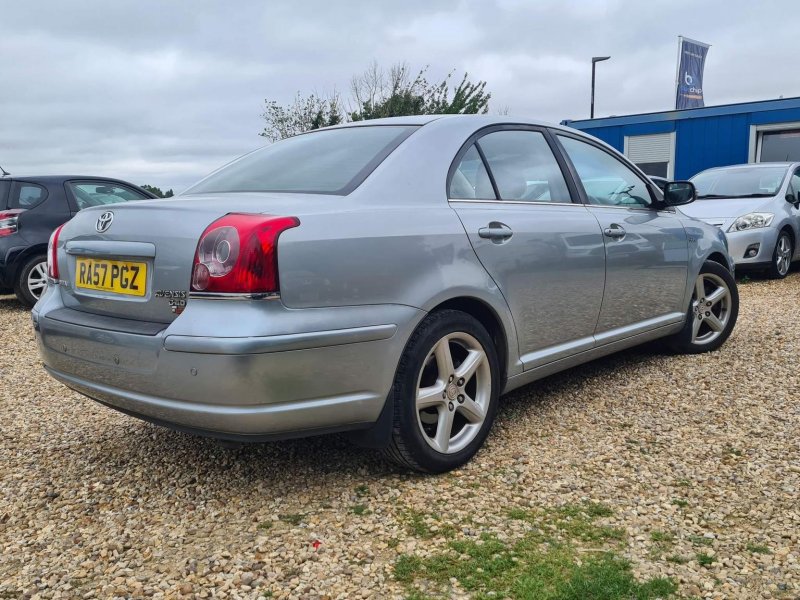TOYOTA AVENSIS