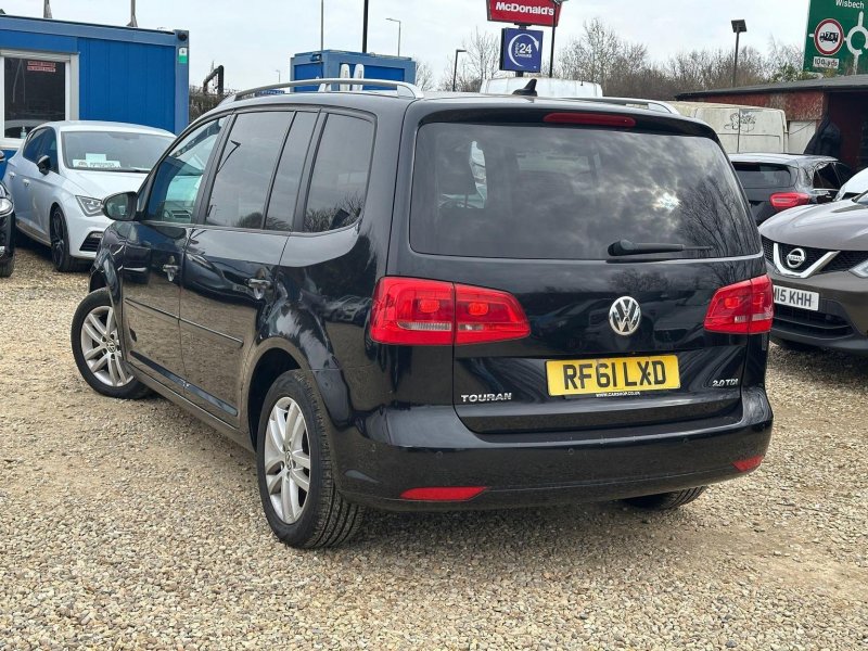 VOLKSWAGEN TOURAN