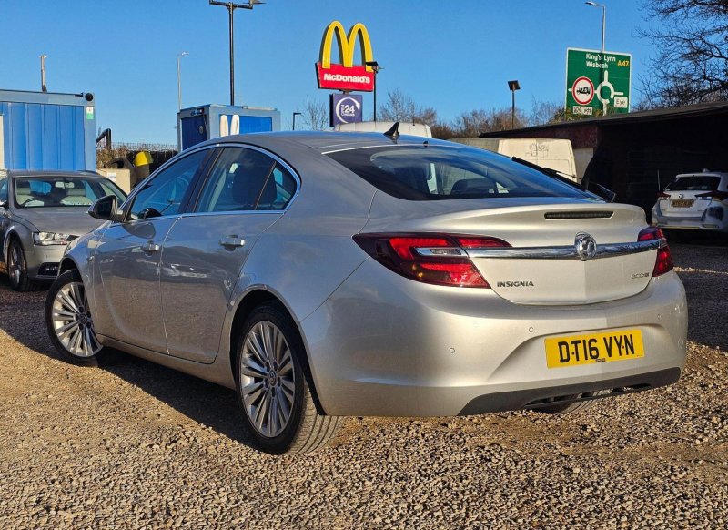 VAUXHALL INSIGNIA