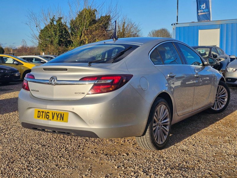 VAUXHALL INSIGNIA