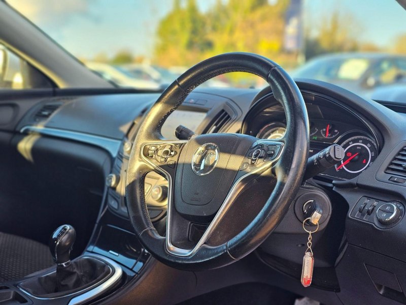VAUXHALL INSIGNIA