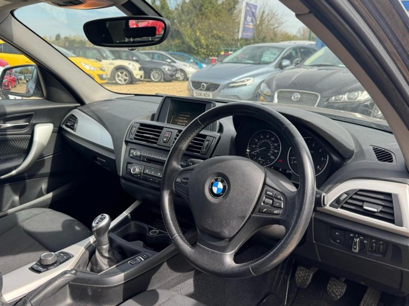 BMW 1 SERIES