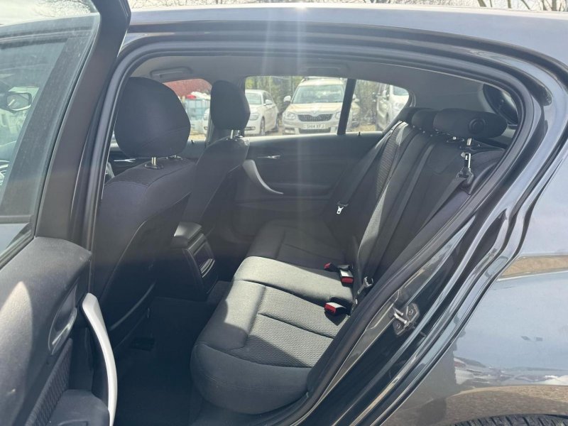 BMW 1 SERIES