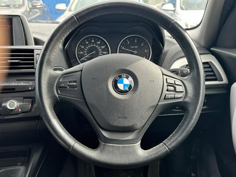 BMW 1 SERIES