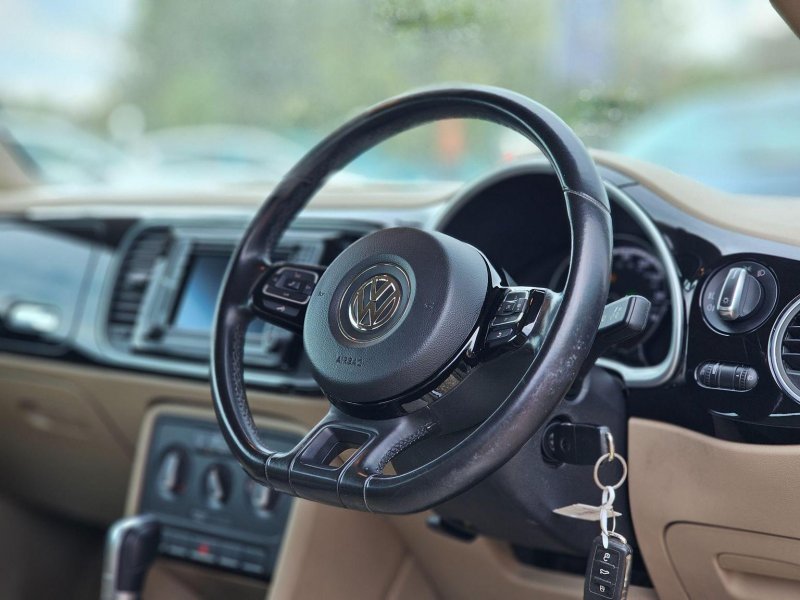 VOLKSWAGEN BEETLE