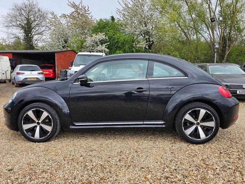 VOLKSWAGEN BEETLE