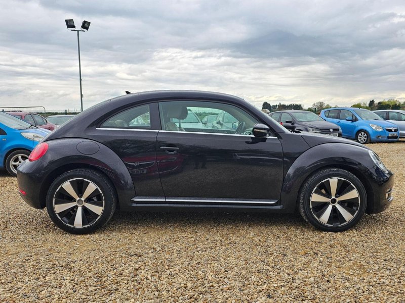 VOLKSWAGEN BEETLE