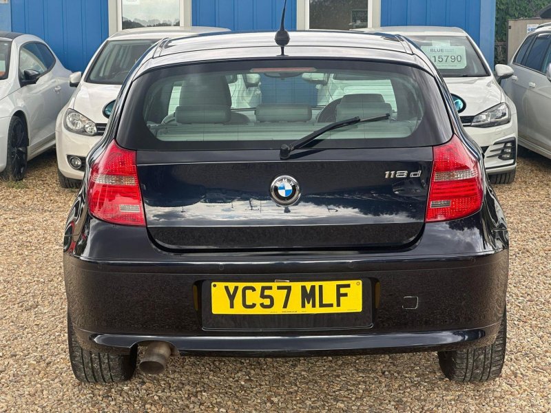 BMW 1 SERIES