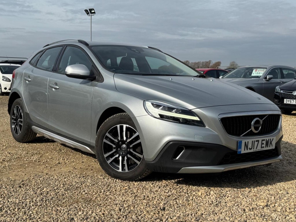 2017 Volvo V40 CROSS Country